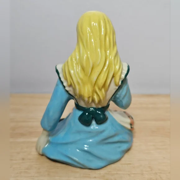 Vintage Ceramic Arts Studio Betty Harrington Disney Alice In Wonderland Figurine